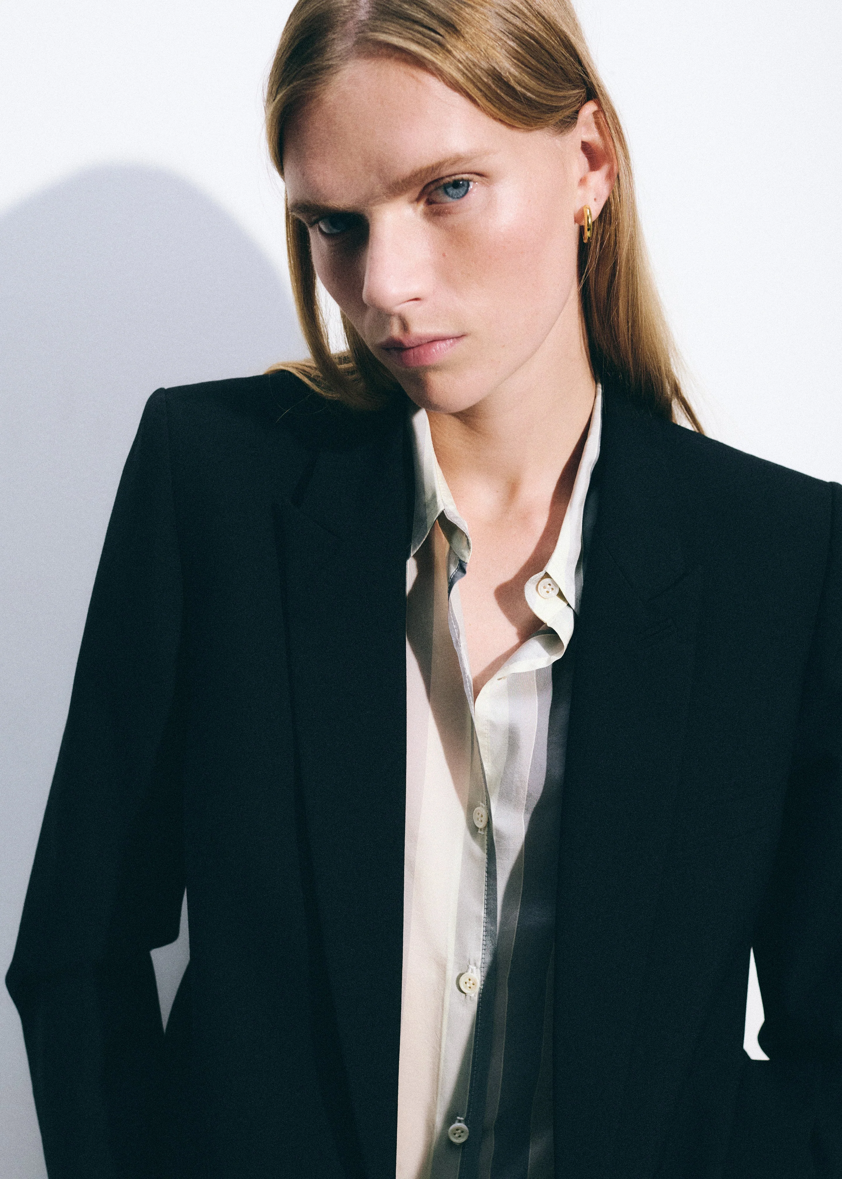 Amelia Tailored Blazer - Black - Image 3