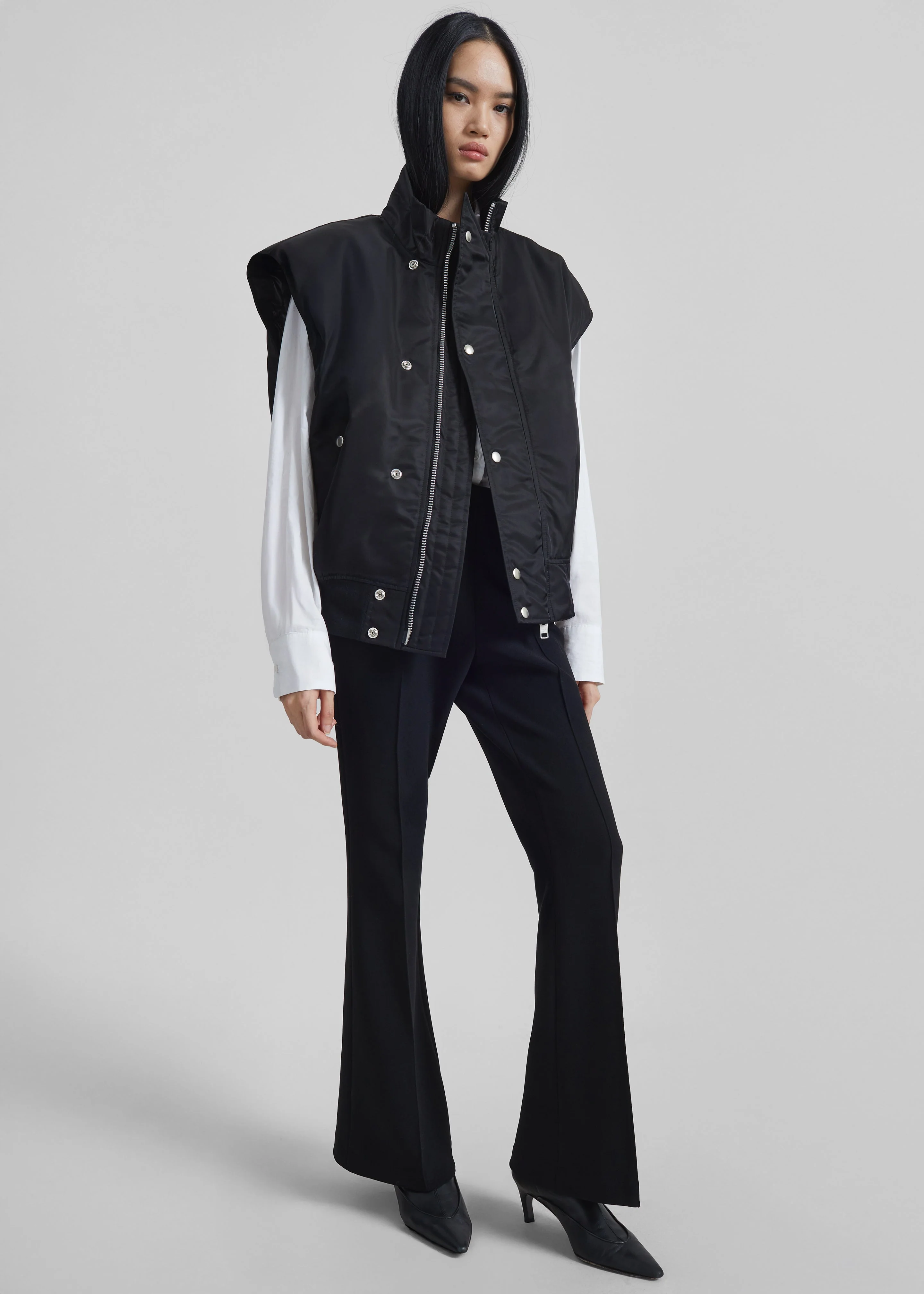 Aysen Sleeveless Bomber Jacket - Black