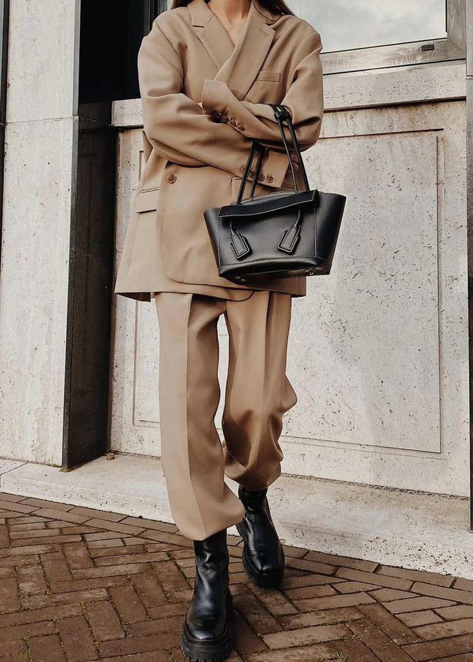 Bea Blazer - Latte - Image 9