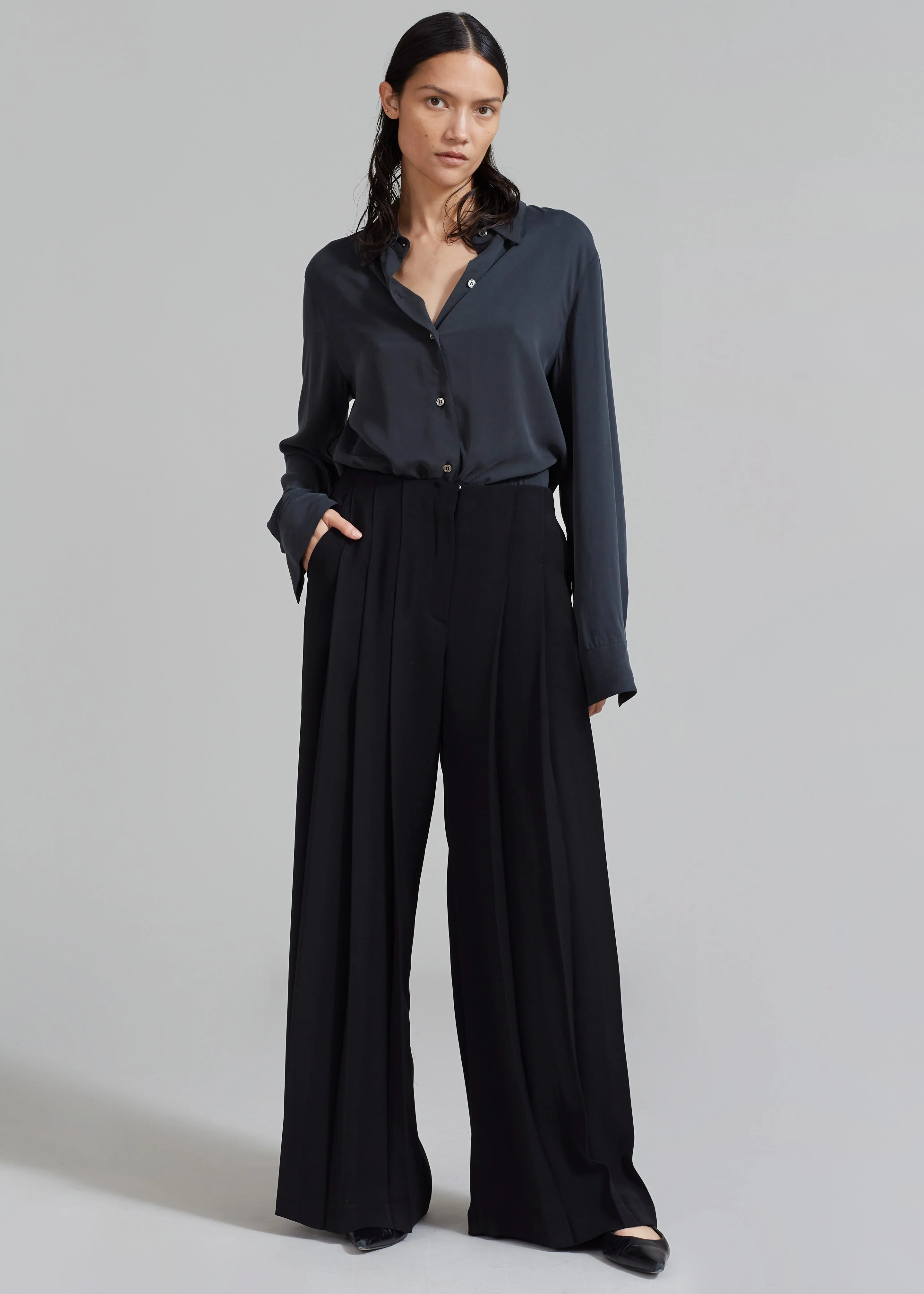 Dillon Pleated Pants - Black - Image 9