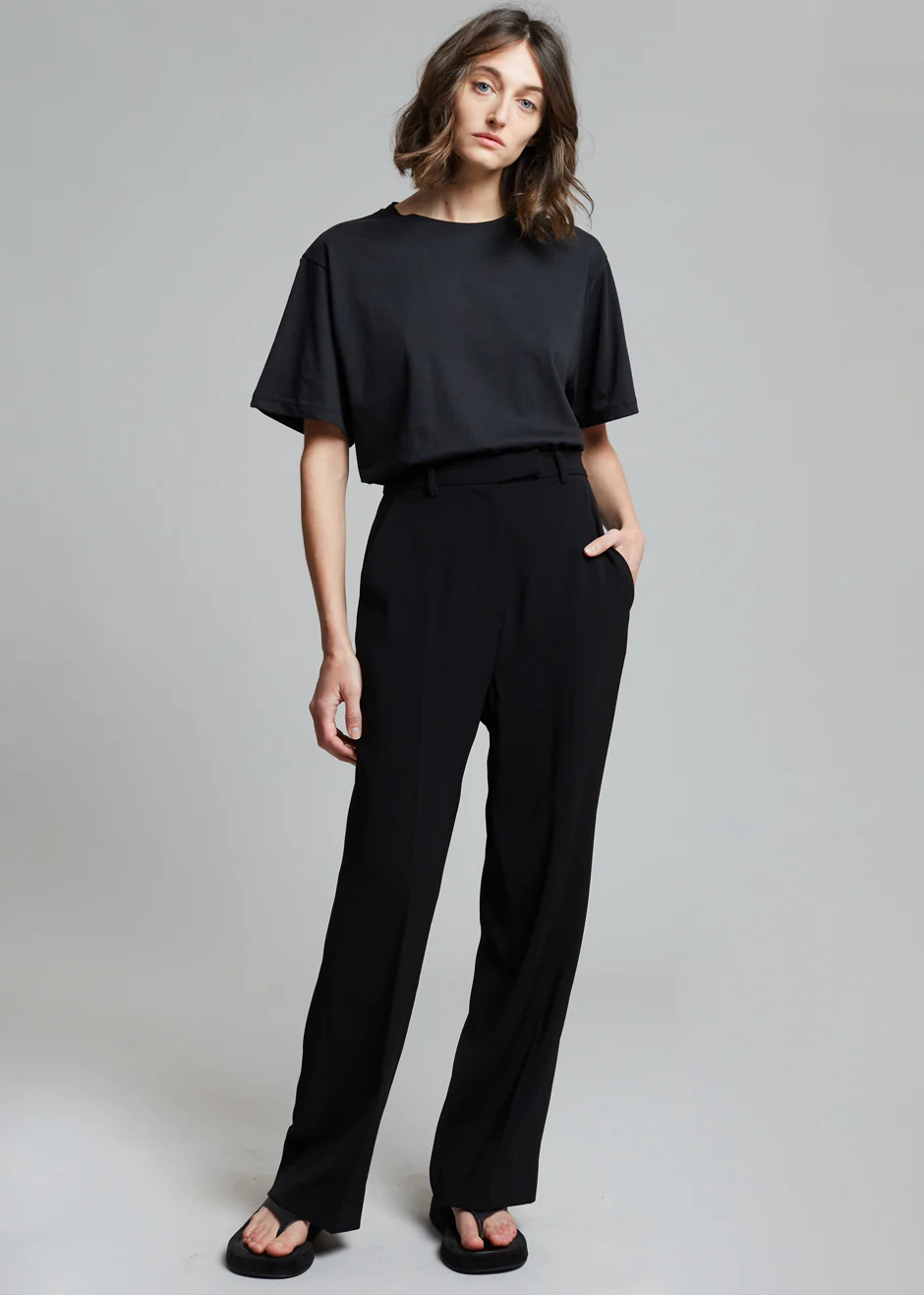 Lilou Simple Tee - Black - Image 3