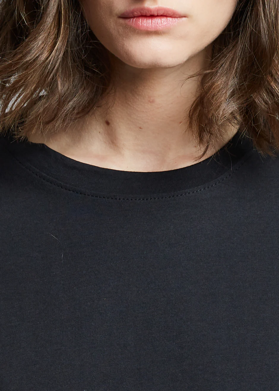 Lilou Simple Tee - Black - Image 5