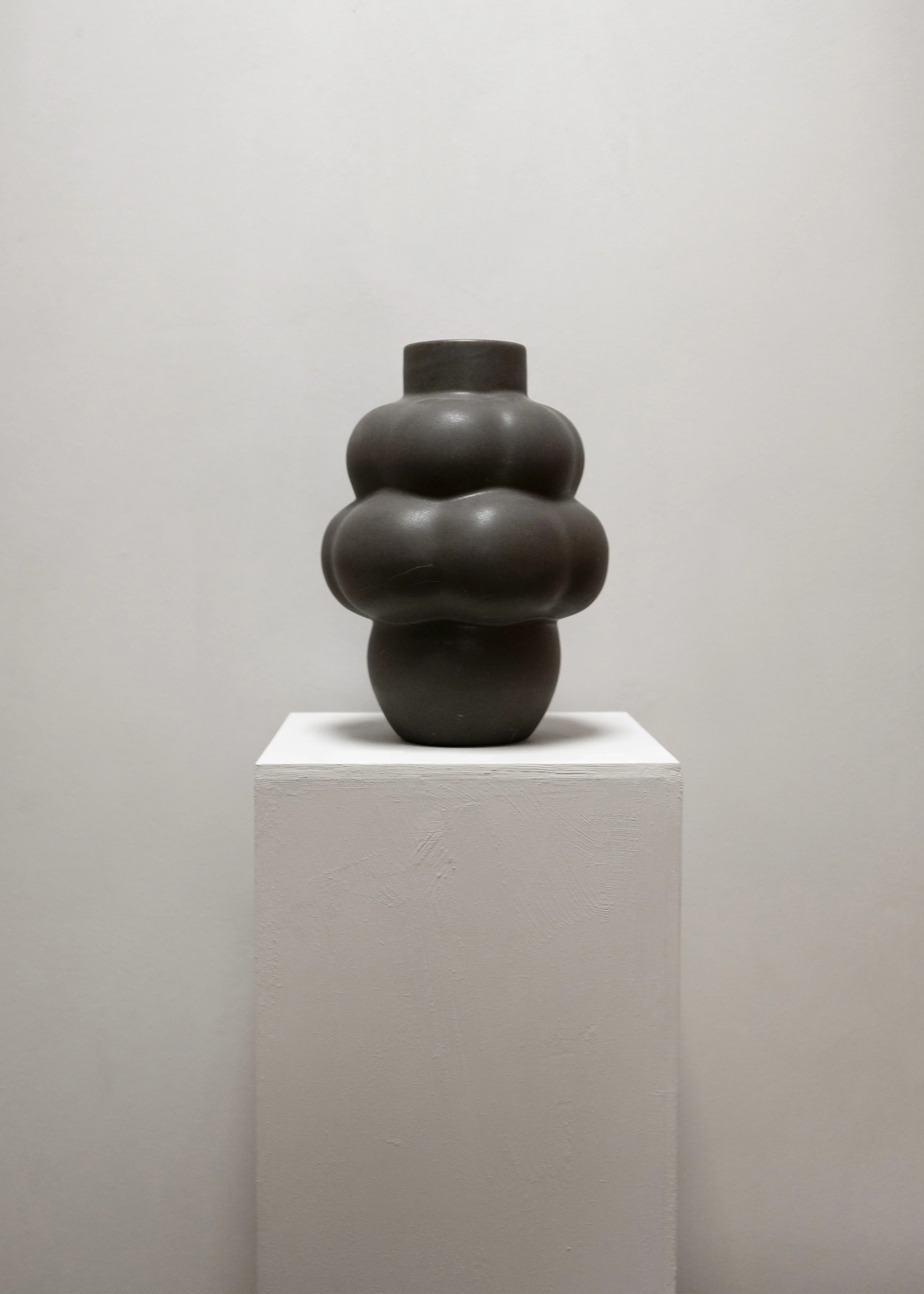 Louise Roe Ceramic Balloon Vase 04 - Mud Brown
