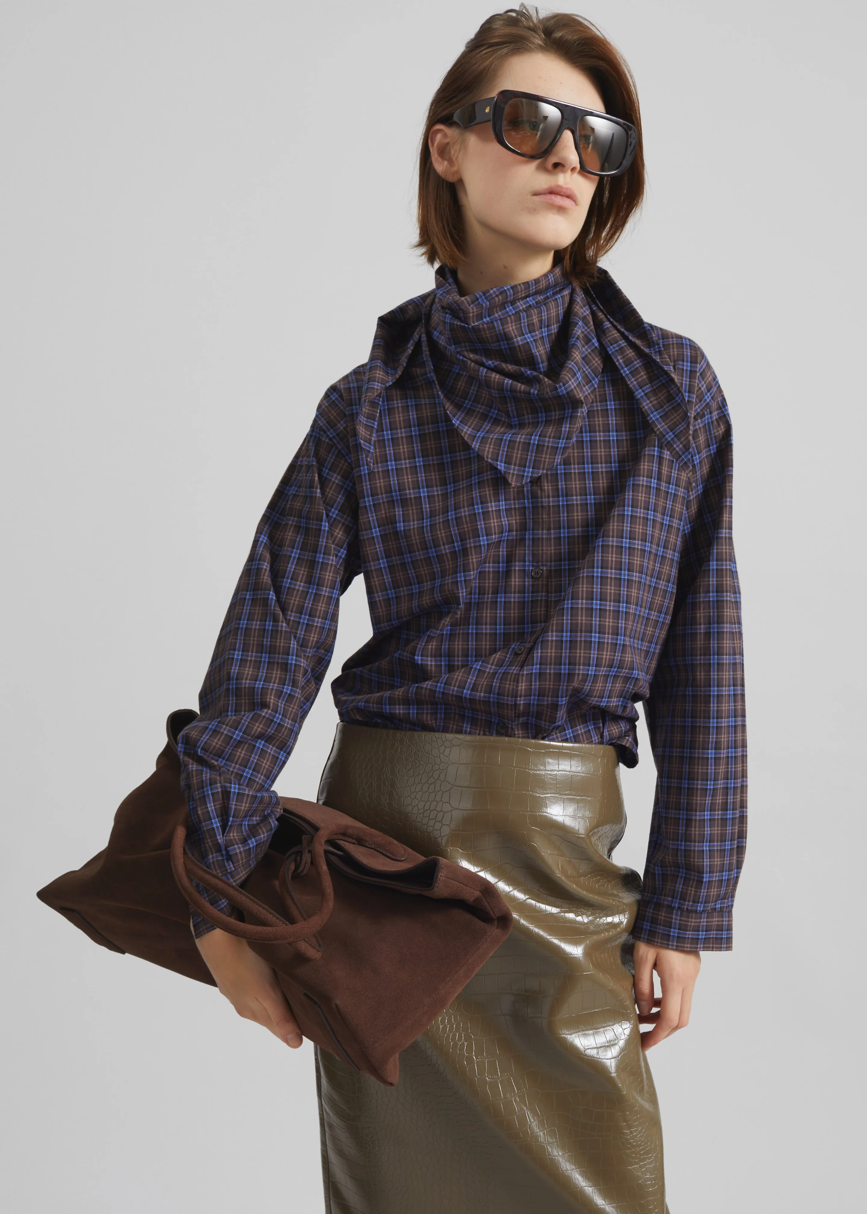 Low Classic Haricot Bag - Suede Brown - Image 7