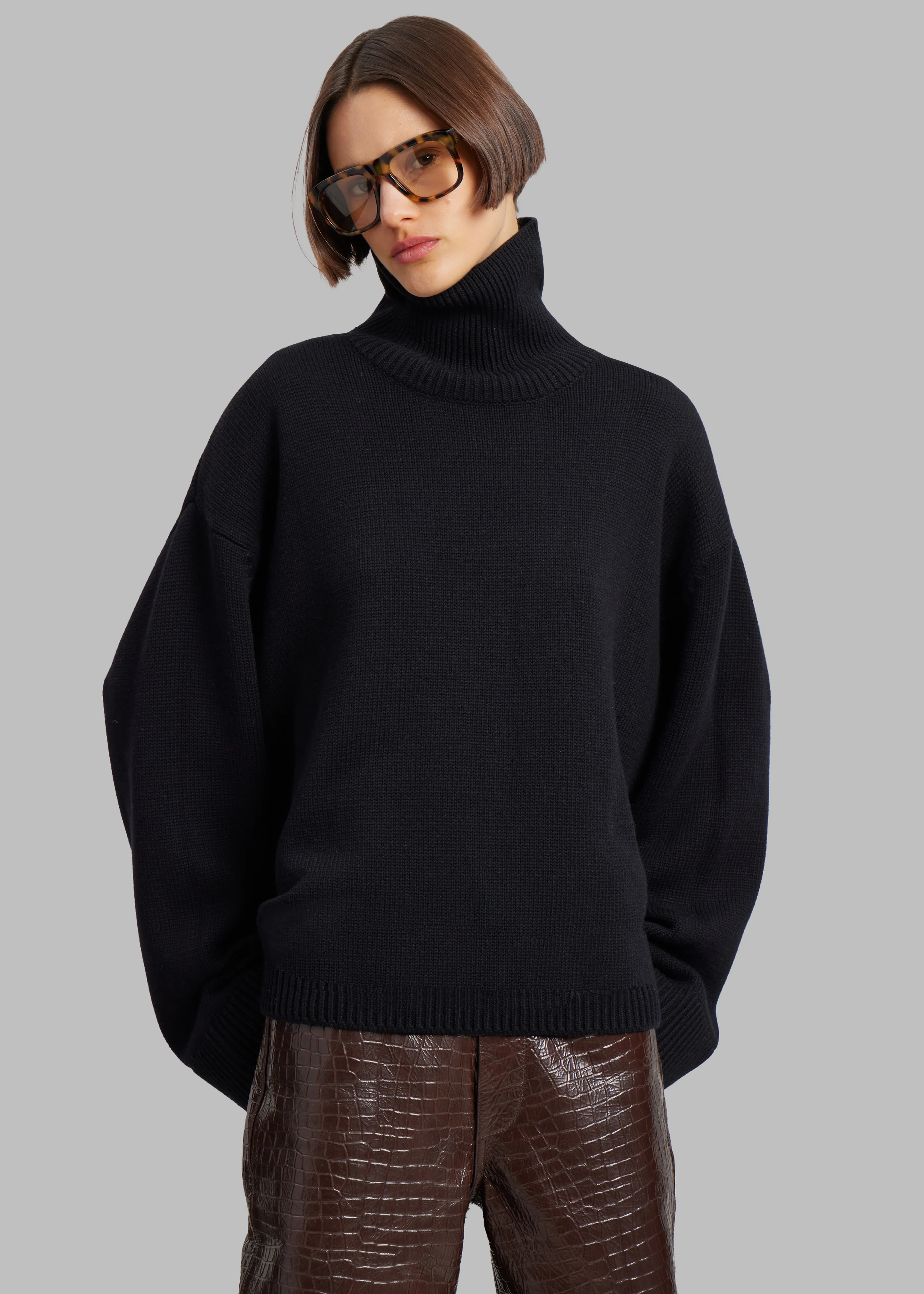 Rhea Trapeze Turtleneck - Black - Image 11