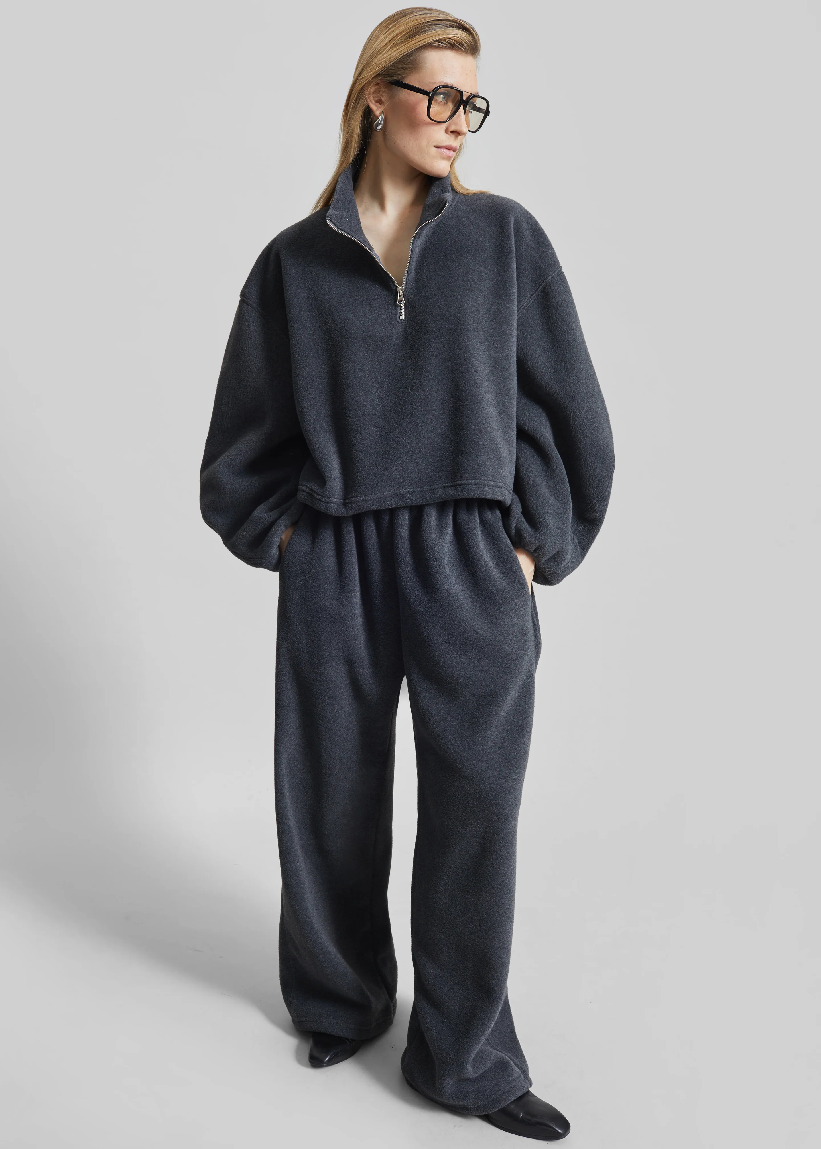 Treveray Fleece Sweatpants - Dark Grey